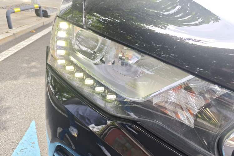 Used Haval H6 Coupe 2015 Blue Label 2.0T Automatic Two-Wheel Drive Elite Model Right Front Headlight