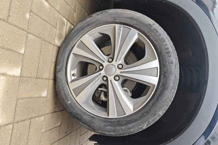 Used Haval H6 Coupe 2015 Blue-Label Facelift 2.0T Manual Two-Wheel Drive Urban Version Right Front Wheel Hub