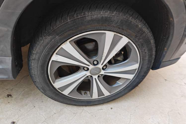 Used Haval H6 Coupe 2015 Blue Label 2.0T Automatic Two-Wheel Drive Prestige Model Right Front Wheel Hub