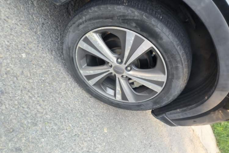 Used Haval H6 Coupe 2015 Blue Label 2.0T Manual Two-Wheel-Drive Elite Model Right Front Wheel Hub