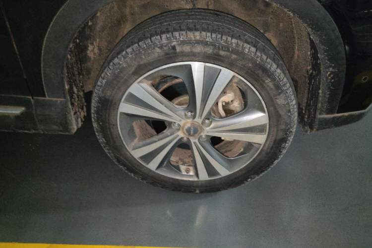 Used Haval H6 Coupe 2015 Blue-Label 2.0T Manual Two-Wheel Drive Prestige Model Right Front Wheel Hub