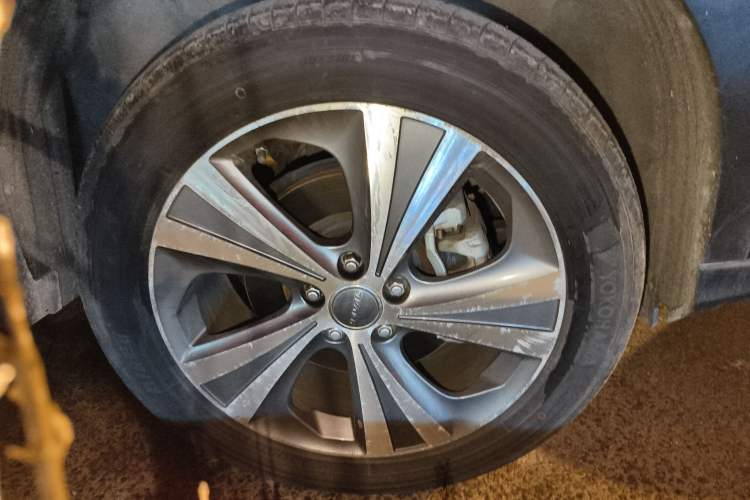 Used Haval H6 Coupe 2015 Blue Label 2.0T Automatic Two-Wheel Drive Prestige Model Right Front Wheel Hub