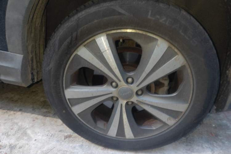 Used Haval H6 Coupe 2015 Blue Label 2.0T Automatic Two-Wheel Drive Prestige Model Right Front Wheel Hub