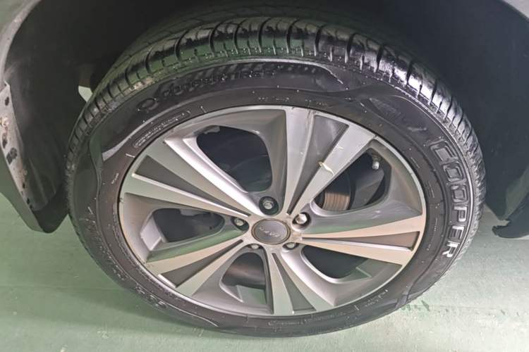 Used Haval H6 Coupe 2015 Blue Label 2.0T Automatic Two-Wheel Drive Elite Model Right Rear Wheel Hub