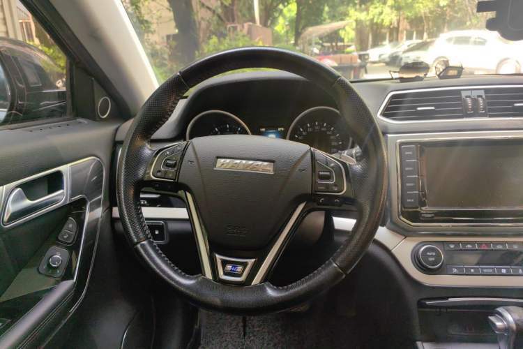 Used Haval H6 Coupe 2015 Blue Label 2.0T Automatic Two-Wheel Drive Prestige Model Steering Wheel