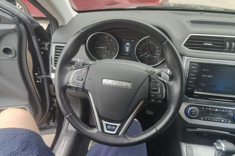 Used Haval H6 Coupe 2015 Blue Label 2.0T Automatic Two-Wheel Drive Elite Model Steering Wheel
