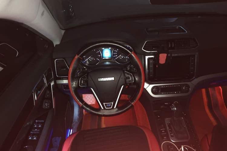 Used Haval H6 Coupe 2015 Blue Label 2.0T Automatic Two-Wheel Drive Prestige Model Steering Wheel
