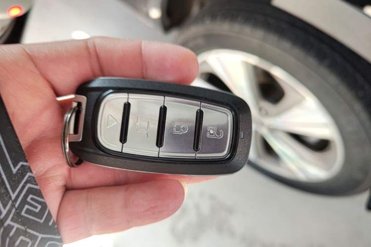 Used Haval H6 Coupe 2015 Blue Label 2.0T Manual Two-Wheel-Drive Elite Model Vehicle Key