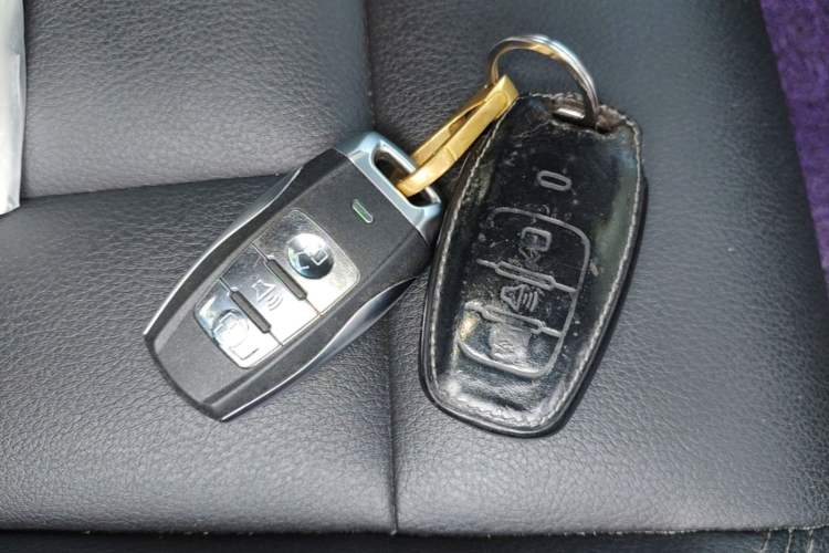 Used Haval H6 Coupe 2015 Blue Label 2.0T Automatic Two-Wheel Drive Elite Model Vehicle Key