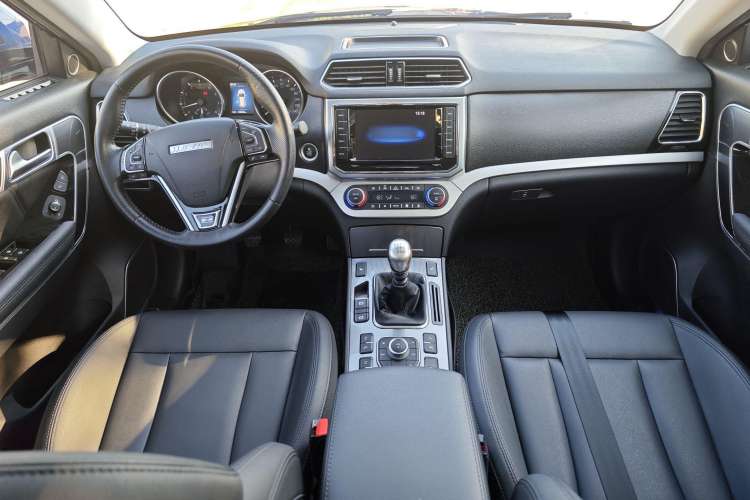 Used Haval H6 Coupe 2015 Blue-Label 2.0T Manual Two-Wheel Drive Prestige Model Interior 1