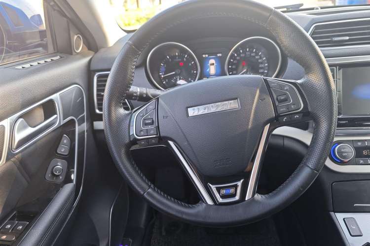 Used Haval H6 Coupe 2015 Blue-Label 2.0T Manual Two-Wheel Drive Prestige Model Interior 2