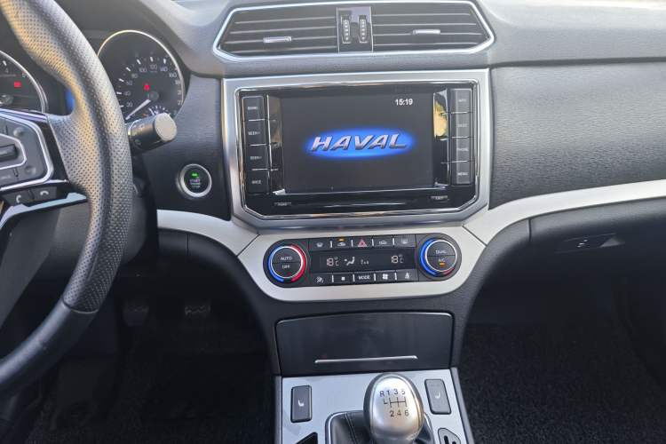 Used Haval H6 Coupe 2015 Blue-Label 2.0T Manual Two-Wheel Drive Prestige Model Interior 3