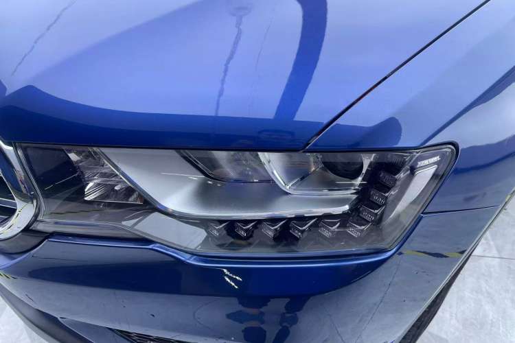 Used Haval H6 Coupe 2015 Blue Label 2.0T Automatic Two-Wheel Drive Elite Model Left Front Headlight