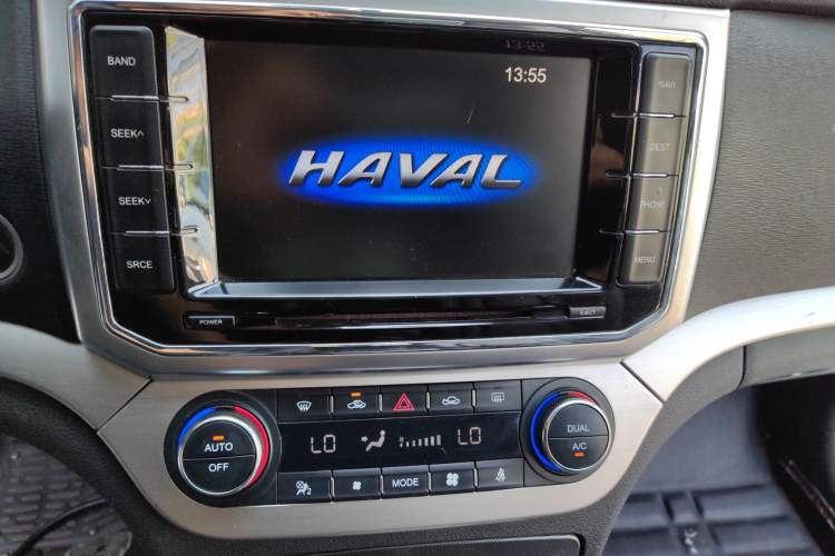 Used Haval H6 Coupe 2015 Blue Label 2.0T Manual Two-Wheel-Drive Elite Model Audio And AC Panel