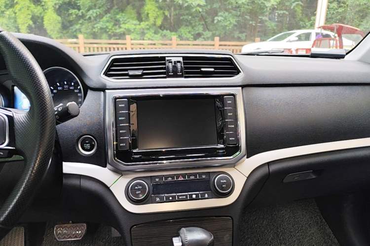 Used Haval H6 Coupe 2015 Blue Label 2.0T Automatic Two-Wheel Drive Elite Model Audio And AC Panel