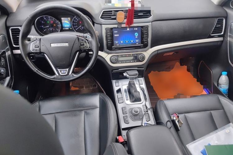 Used Haval H6 Coupe 2015 Blue Label 2.0T Automatic Two-Wheel Drive Prestige Model Center Console