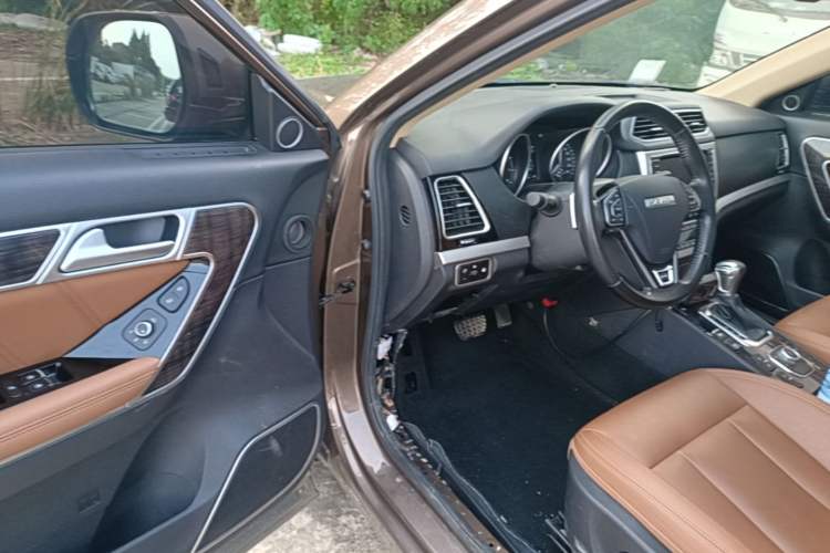 Used Haval H6 Coupe 2015 Blue Label 2.0T Automatic Two-Wheel Drive Elite Model Driver Seat