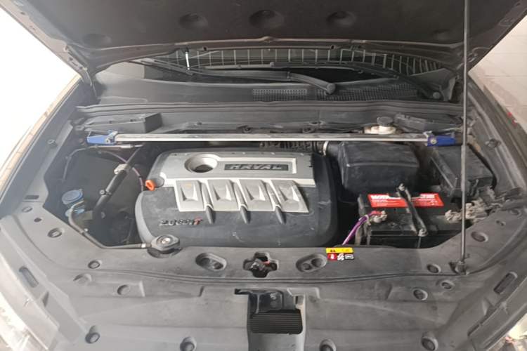 Used Haval H6 Coupe 2015 Blue Label 2.0T Manual Two-Wheel-Drive Elite Model Engine Bay