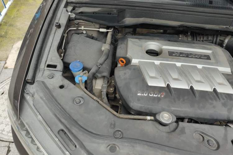 Used Haval H6 Coupe 2015 Blue Label 2.0T Automatic Two-Wheel Drive Elite Model Engine Bay Right