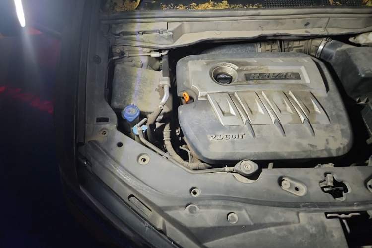 Used Haval H6 Coupe 2015 Blue Label 2.0T Automatic Two-Wheel Drive Elite Model Engine Bay Right