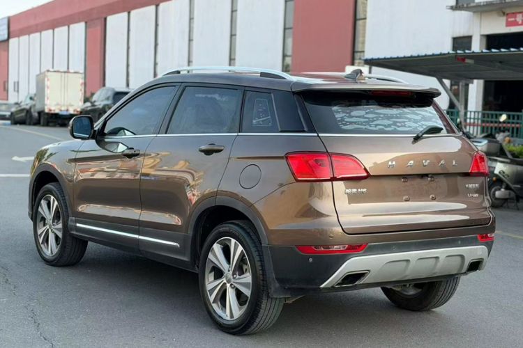 Used Haval H6 Coupe 2015 Blue Label 2.0T Manual Two-Wheel-Drive Elite Model Exterior 2