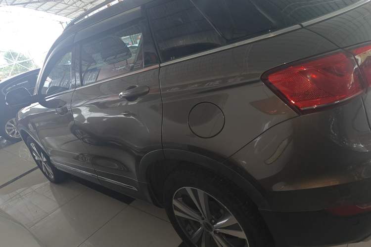 Used Haval H6 Coupe 2015 Blue Label 2.0T Automatic Two-Wheel Drive Elite Model Exterior 5