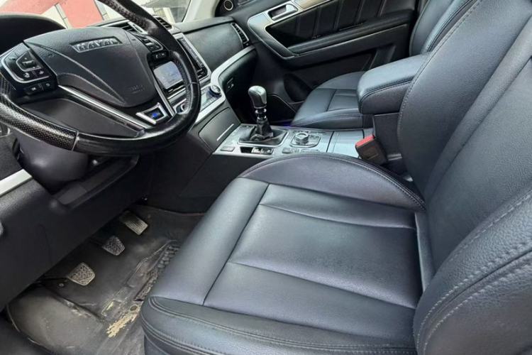 Used Haval H6 Coupe 2015 Blue Label 2.0T Manual Two-Wheel-Drive Elite Model Interior 1