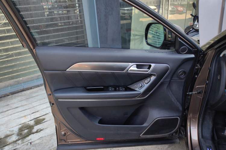 Used Haval H6 Coupe 2015 Blue Label 2.0T Manual Two-Wheel-Drive Elite Model Left Front Door Interior
