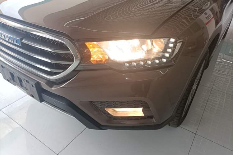 Used Haval H6 Coupe 2015 Blue Label 2.0T Manual Two-Wheel-Drive Elite Model Left Front Headlight