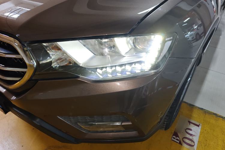 Used Haval H6 Coupe 2015 Blue Label 2.0T Automatic Two-Wheel Drive Elite Model Left Front Headlight