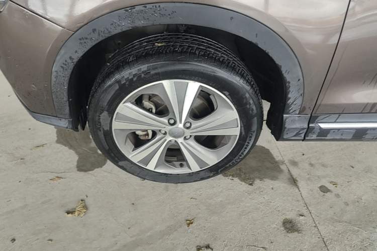 Used Haval H6 Coupe 2015 Blue Label 2.0T Automatic Two-Wheel Drive Prestige Model Left Front Wheel Hub