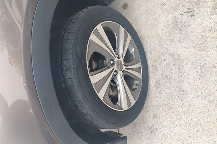 Used Haval H6 Coupe 2015 Blue Label 2.0T Automatic Two-Wheel Drive Elite Model Left Front Wheel Hub