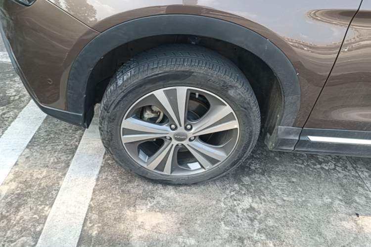 Used Haval H6 Coupe 2015 Blue Label 2.0T Automatic Two-Wheel Drive Elite Model Left Front Wheel Hub