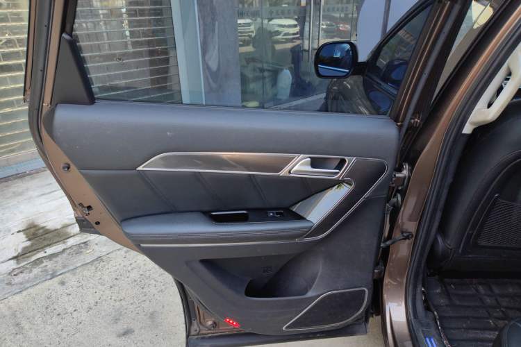 Used Haval H6 Coupe 2015 Blue Label 2.0T Manual Two-Wheel-Drive Elite Model Left Rear Door Interior