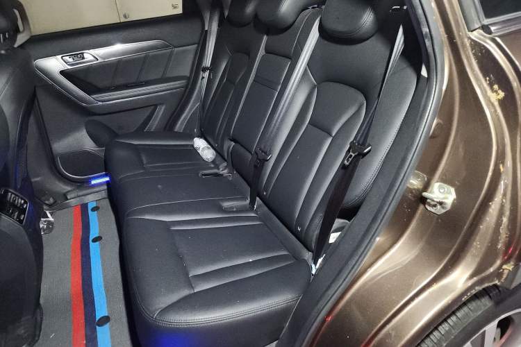 Used Haval H6 Coupe 2015 Blue Label 2.0T Automatic Two-Wheel Drive Elite Model Left Rear Seat