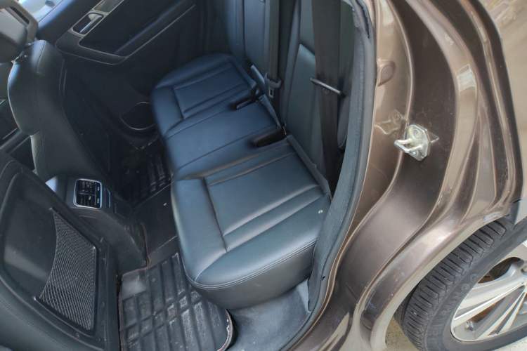 Used Haval H6 Coupe 2015 Blue Label 2.0T Manual Two-Wheel-Drive Elite Model Left Rear Seat