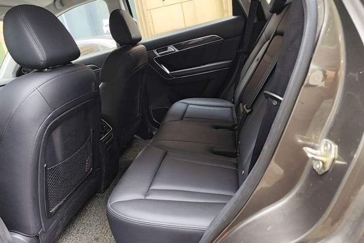 Used Haval H6 Coupe 2015 Blue Label 2.0T Automatic Two-Wheel Drive Elite Model Left Rear Seat