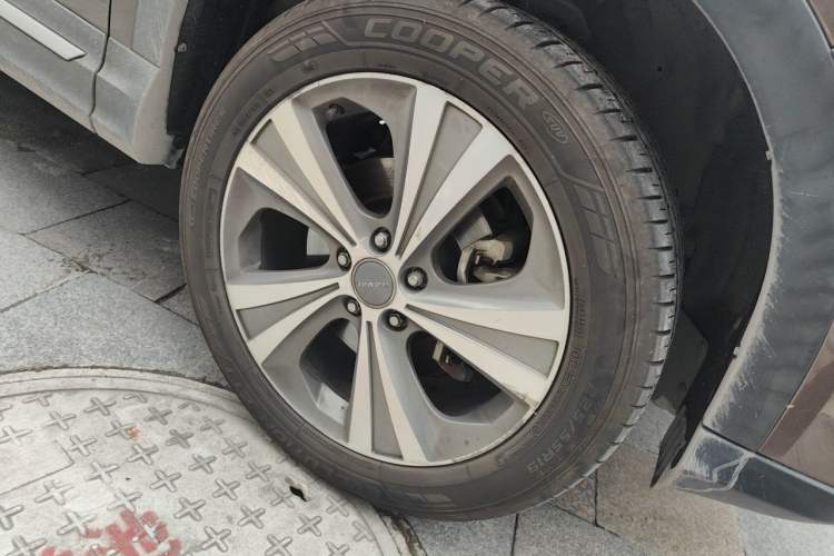 Used Haval H6 Coupe 2015 Blue Label 2.0T Automatic Two-Wheel Drive Elite Model Right Front Wheel Hub