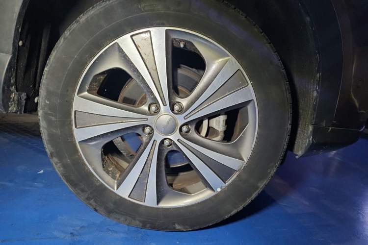 Used Haval H6 Coupe 2015 Blue Label 2.0T Automatic Two-Wheel Drive Elite Model Right Front Wheel Hub