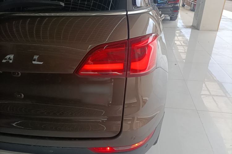 Used Haval H6 Coupe 2015 Blue Label 2.0T Manual Two-Wheel-Drive Elite Model Right Rear Taillight