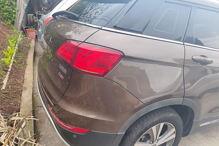 Used Haval H6 Coupe 2015 Blue Label 2.0T Automatic Two-Wheel Drive Elite Model Right Rear Taillight