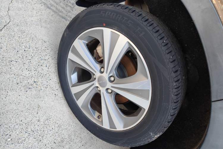 Used Haval H6 Coupe 2015 Blue Label 2.0T Manual Two-Wheel-Drive Elite Model Right Rear Wheel Hub