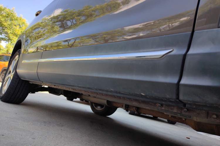 Used Haval H6 Coupe 2015 Blue Label 2.0T Manual Two-Wheel-Drive Elite Model Right Side Sill