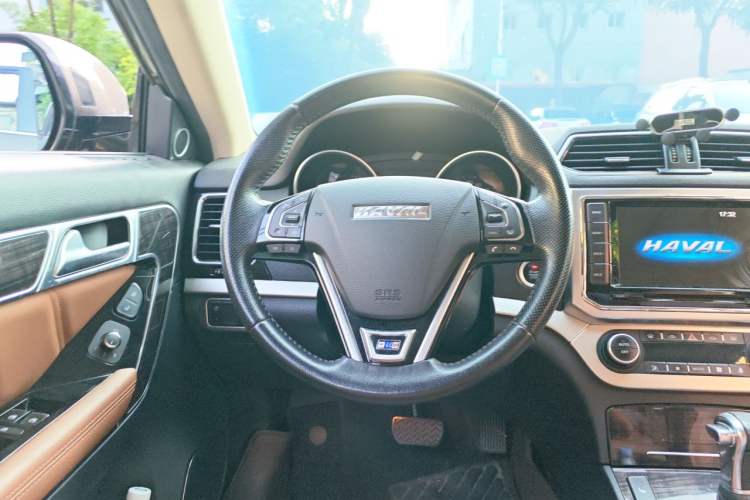 Used Haval H6 Coupe 2015 Blue Label 2.0T Automatic Two-Wheel Drive Prestige Model Steering Wheel
