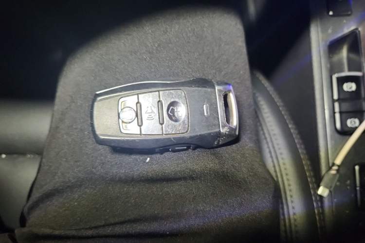 Used Haval H6 Coupe 2015 Blue Label 2.0T Automatic Two-Wheel Drive Elite Model Vehicle Key