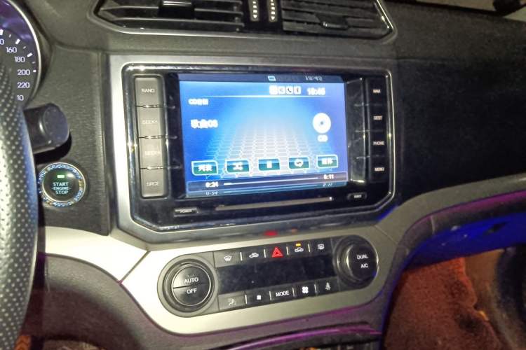 Used Haval H6 Coupe 2015 Blue Label 2.0T Automatic Two-Wheel Drive Prestige Model Audio And AC Panel