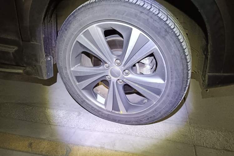 Used Haval H6 Coupe 2015 Blue Label 2.0T Automatic Two-Wheel Drive Prestige Model Right Front Wheel Hub