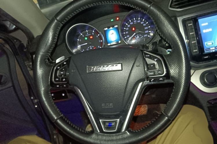 Used Haval H6 Coupe 2015 Blue Label 2.0T Automatic Two-Wheel Drive Prestige Model Steering Wheel