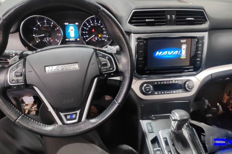 Used Haval H6 Coupe 2015 Blue Label 2.0T Automatic Two-Wheel Drive Elite Model Center Console