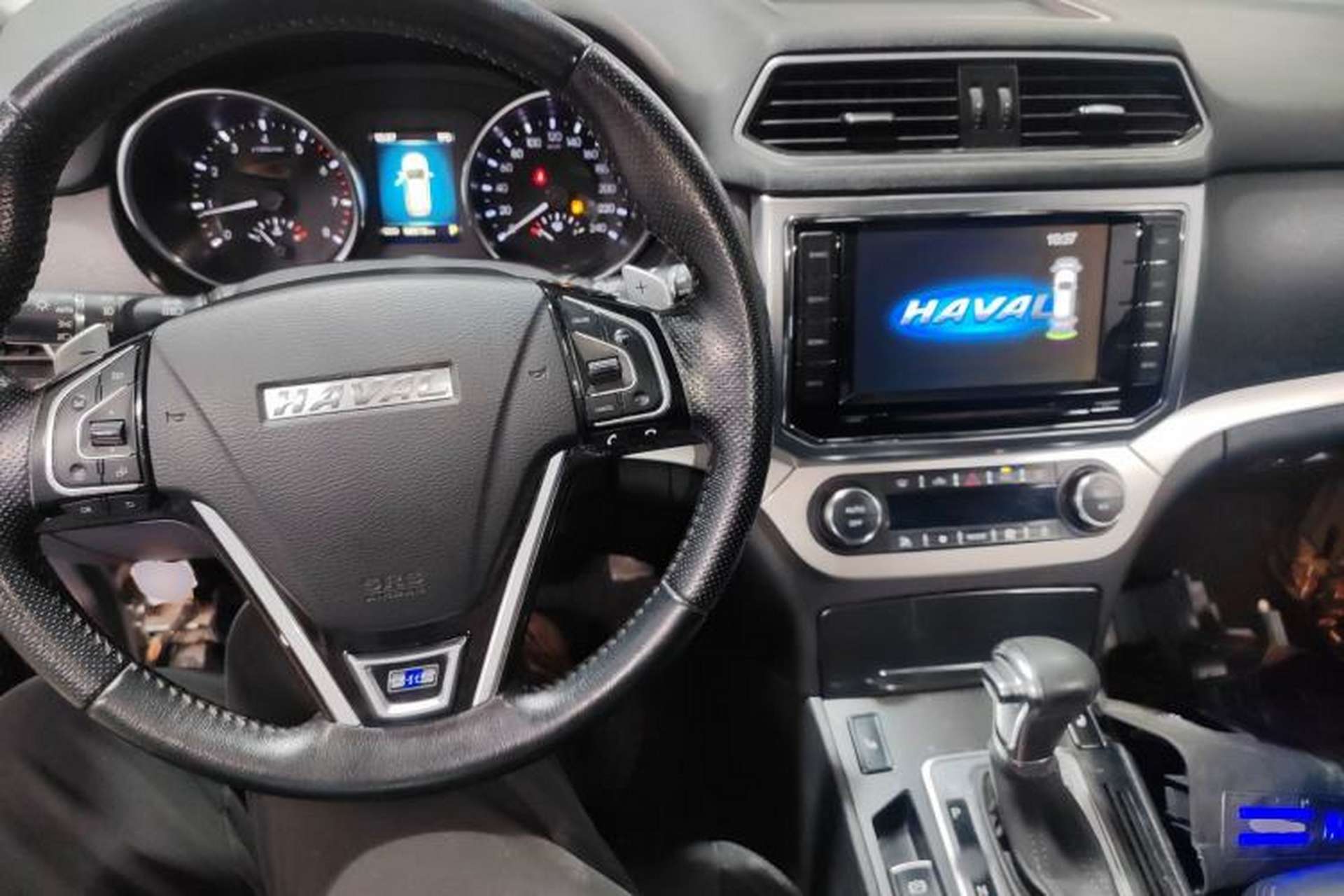 Used Haval H6 Coupe 2015 Blue Label 2.0T Automatic Two-Wheel Drive Elite Model Center Console